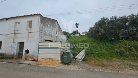 Moradia na aldeia - são marcos da serra