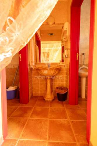 Vivenda de dois pisos transformada em alojamento local