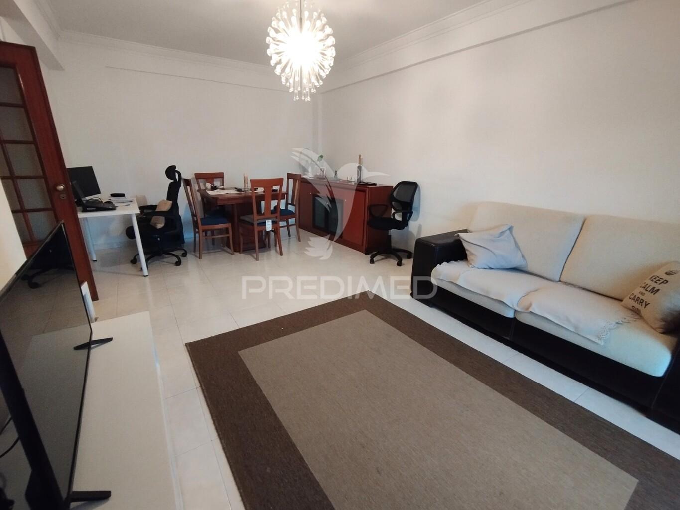 Apartamento perto da urbanização da anta