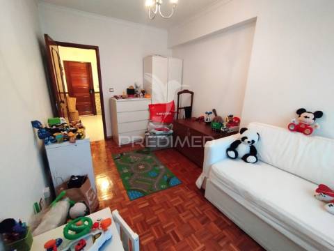 Apartamento perto da urbanização da anta
