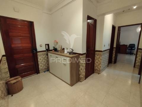 Apartamento perto da urbanização da anta