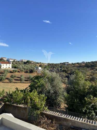 Moradia t2 com logradouro, remodelada, em são brás dos matos, alandroal