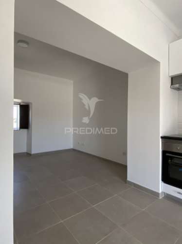 Moradia t2 com logradouro, remodelada, em são brás dos matos, alandroal