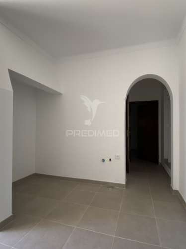 Moradia t2 com logradouro, remodelada, em são brás dos matos, alandroal