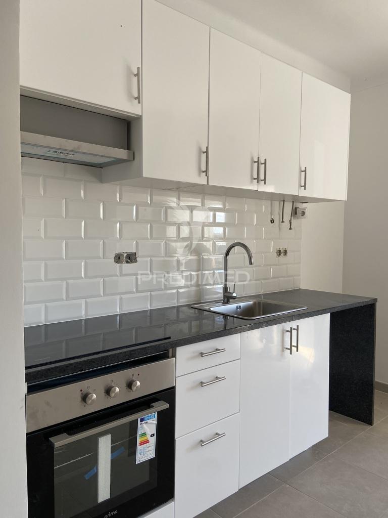 Moradia t2 com logradouro, remodelada, em são brás dos matos, alandroal