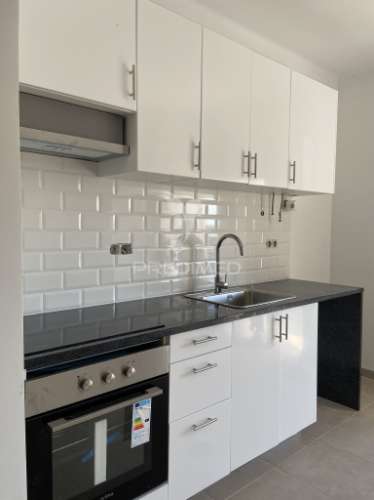 Moradia t2 com logradouro, remodelada, em são brás dos matos, alandroal