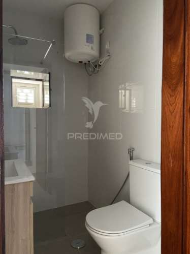 Moradia t2 com logradouro, remodelada, em são brás dos matos, alandroal