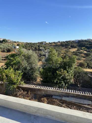 Moradia t2 com logradouro, remodelada, em são brás dos matos, alandroal