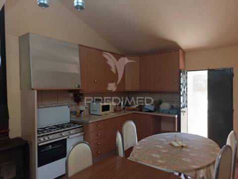 Monte alentejano com terreno e infraestruturas – são barnabé, almodôvar