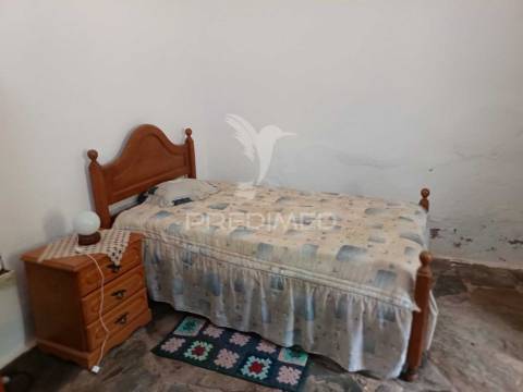 Monte alentejano com terreno e infraestruturas – são barnabé, almodôvar