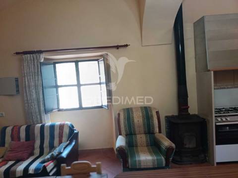 Monte alentejano com terreno e infraestruturas – são barnabé, almodôvar