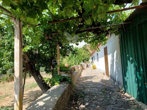 Monte alentejano com terreno e infraestruturas – são barnabé, almodôvar