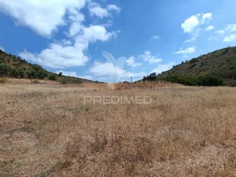Monte alentejano com terreno e infraestruturas – são barnabé, almodôvar