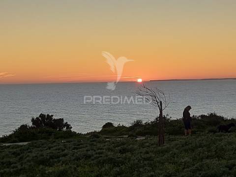 Lagos terreno p/construção de 1764m2, zona ultraprivilegiada