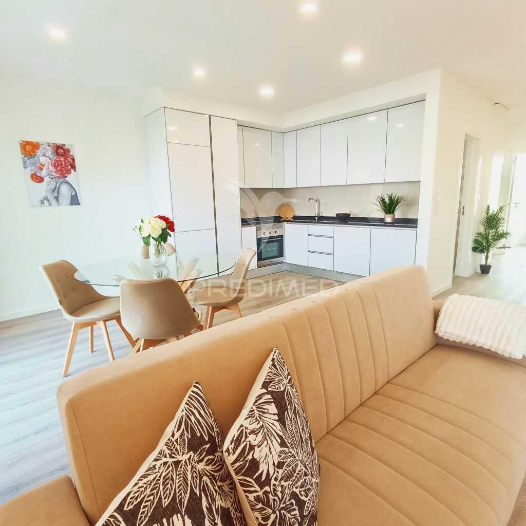 Apartamento t3 em benfica renovado
