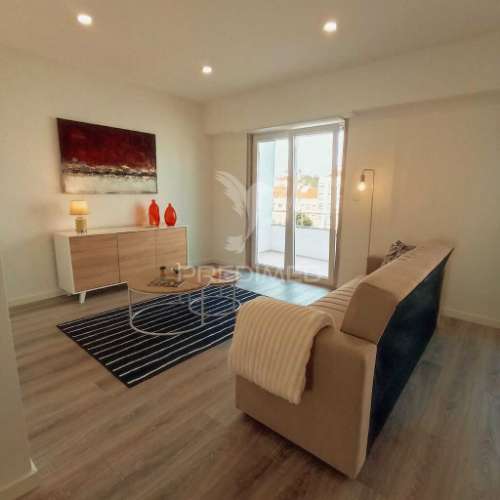 Apartamento t3 em benfica renovado