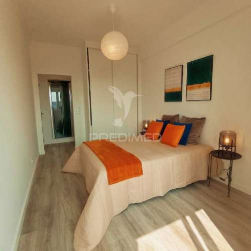 Apartamento t3 em benfica renovado