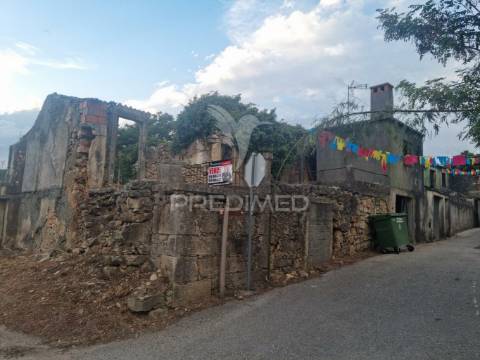 Moradia em ruínas casal novo condeixa-a-nova