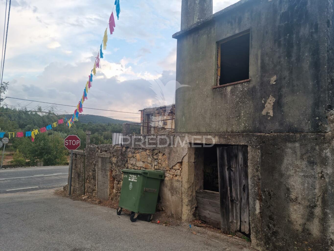 Moradia em ruínas casal novo condeixa-a-nova