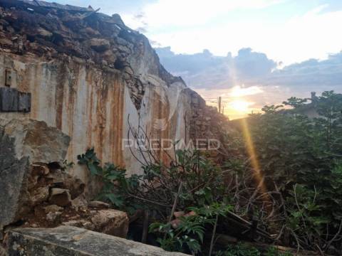 Moradia em ruínas casal novo condeixa-a-nova