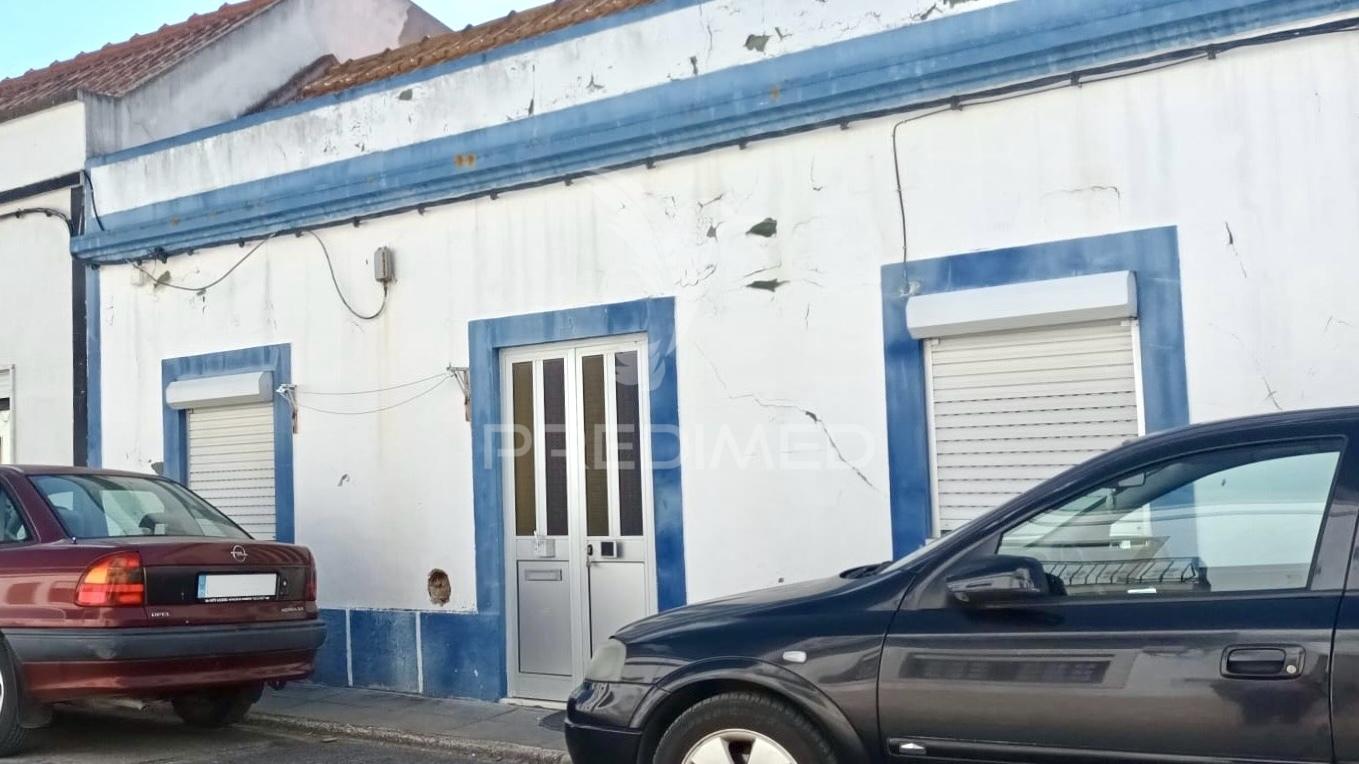 Moradia térrea em sarrilhos pequenos – aluguer vitalício