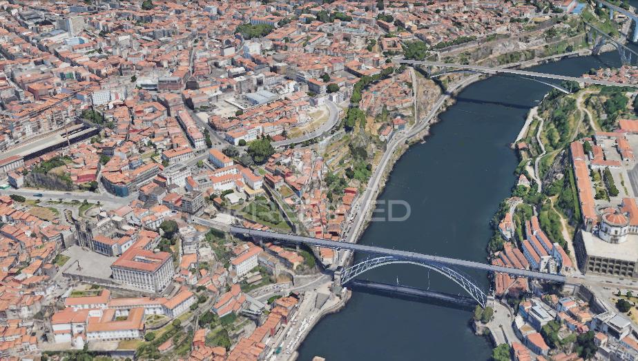 Trespasse no coração do porto!