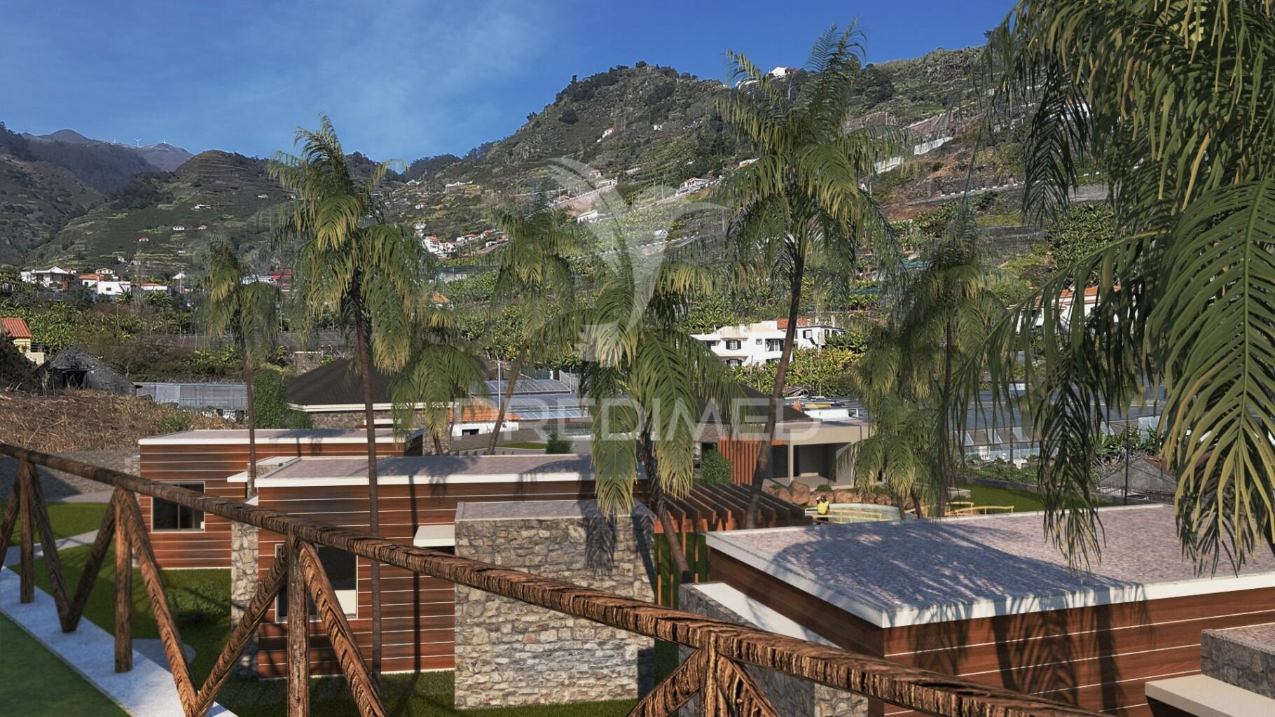 Terreno com projeto aprovado para construção de aldeamento turístico
