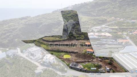 Terreno com projeto aprovado para construção de aldeamento turístico