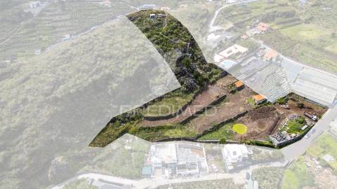Terreno com projeto aprovado para construção de aldeamento turístico