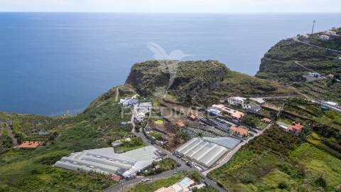 Terreno com projeto aprovado para construção de aldeamento turístico
