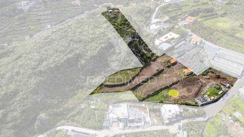 Terreno com projeto aprovado para construção de aldeamento turístico