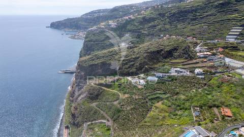 Terreno com projeto aprovado para construção de aldeamento turístico