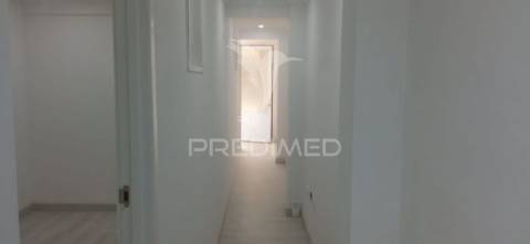 Loja transformada em t1 - vale de milhaços