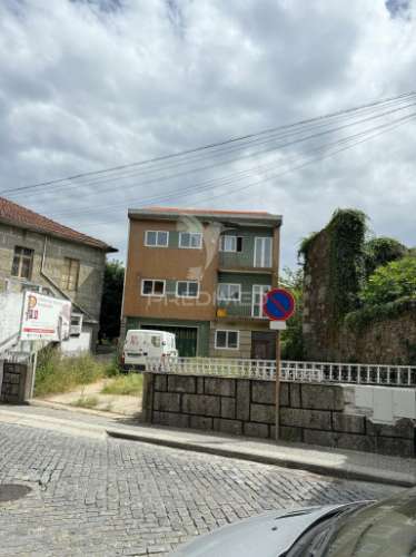 Moradia t3 +3 no centro da lixa