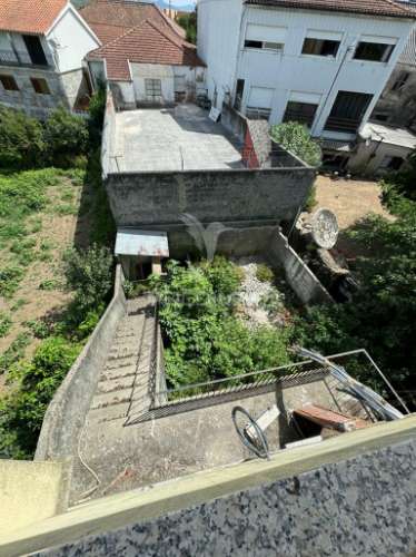 Moradia t3 +3 no centro da lixa