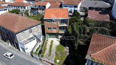 Moradia t3 +3 no centro da lixa