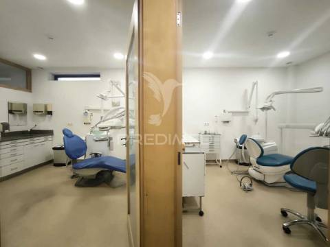 Clinica dentária para trespasse