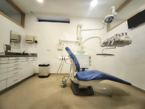 Clinica dentária para trespasse