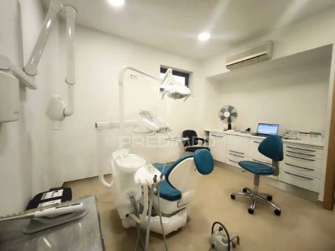Clinica dentária para trespasse