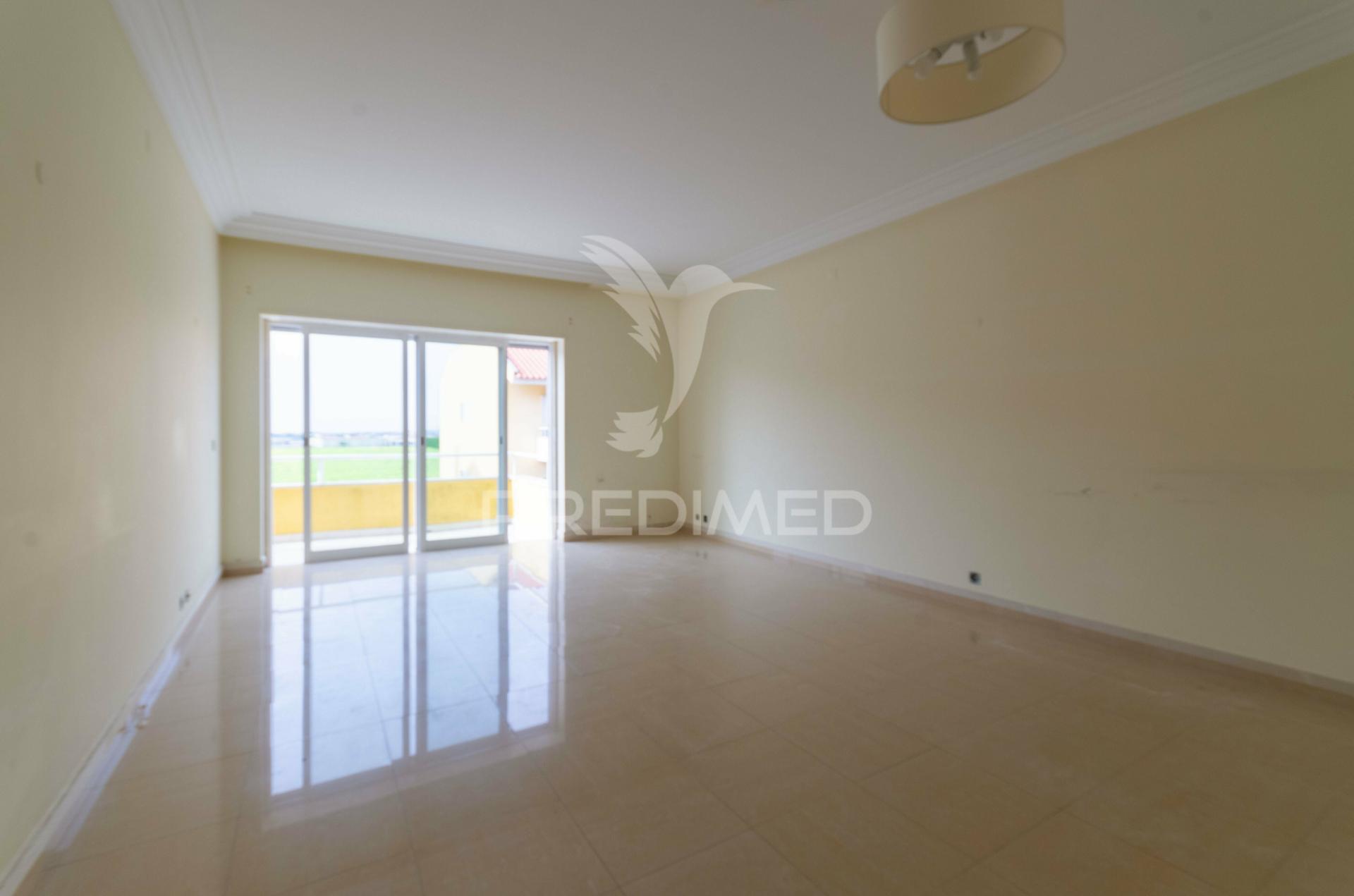 Arrendar excelente t3, c/varandas, s. domingos rana, cascais