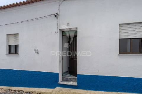 Grande moradia no centro do torrão