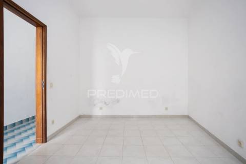 Grande moradia no centro do torrão