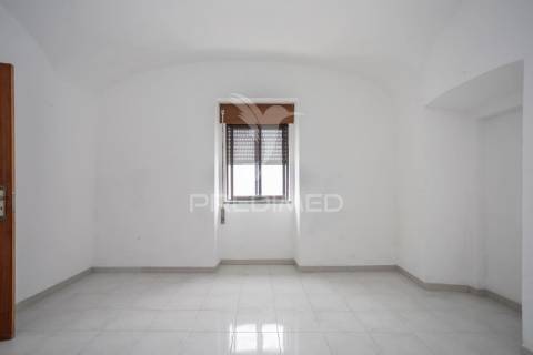 Grande moradia no centro do torrão