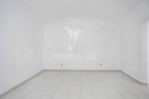 Grande moradia no centro do torrão