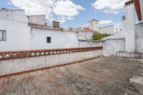 Grande moradia no centro do torrão