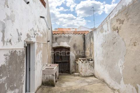 Grande moradia no centro do torrão