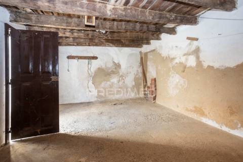 Grande moradia no centro do torrão