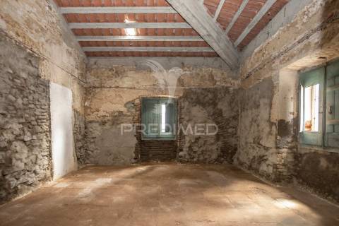 Grande moradia no centro do torrão