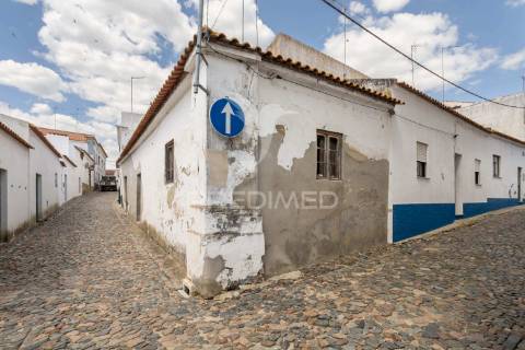 Grande moradia no centro do torrão