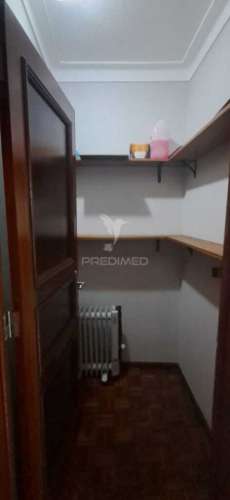 Moradia t3 com garagem e 4 pisos – angra do heroísmo